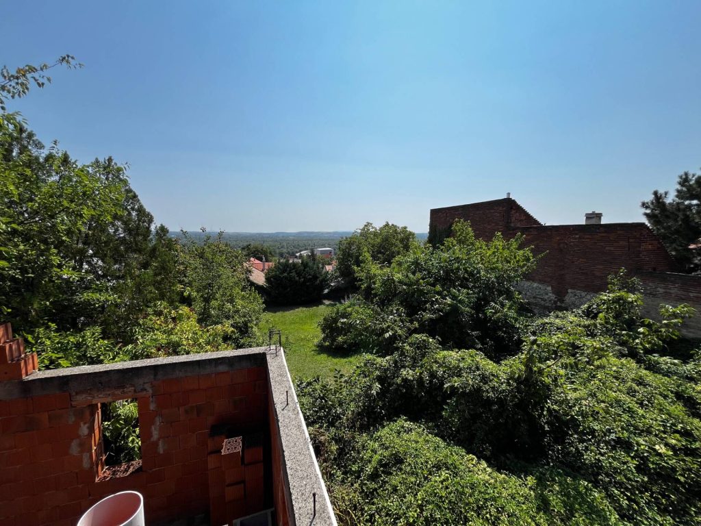 Pécs, Befektetési lehetőség csodás panorámával!