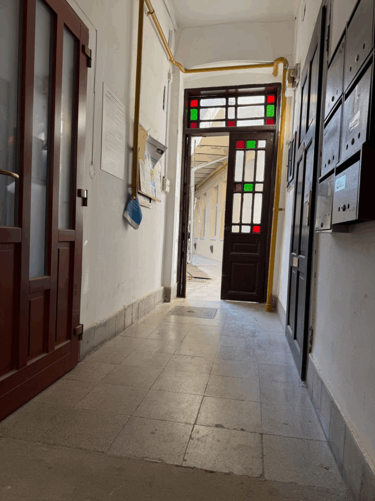 Pécs, Pécs belvárosában felújított nagypolgári lakás ELADÓ