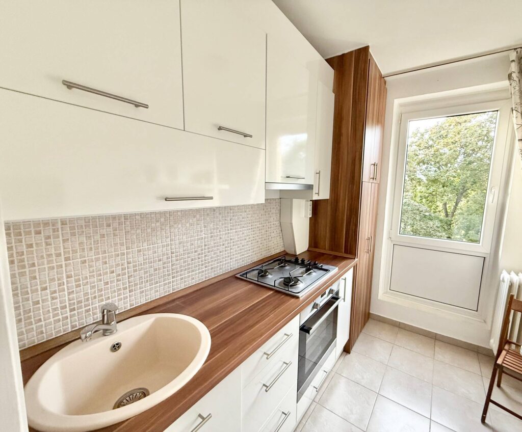 Pécs, Pécs-egyetemvárosban berendezett, felújított lakás eladó