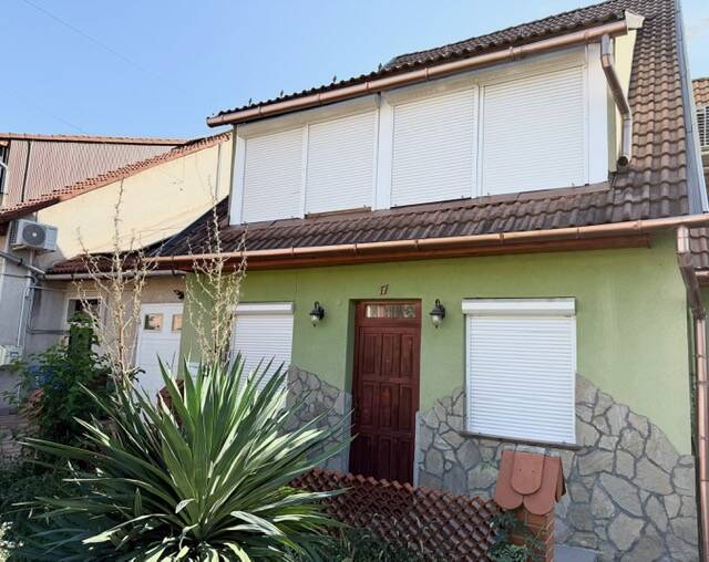 Pécs, Pécs-Üszög városrészben felújítandó családi ház eladó