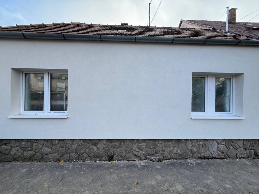 Pécs, Pécs-Rigóderben teljesen felújított társasházi lakás kertkapcsolattal ELADÓ