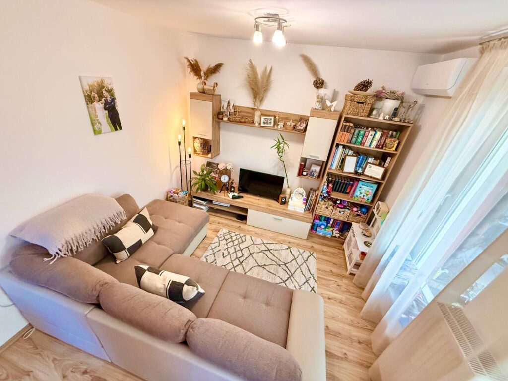 Pécs, Pécsen a Hársfa úton tégla építésű lakás kertkapcsolattal ELADÓ