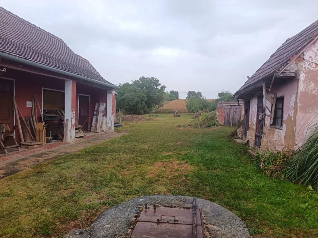 Pécsudvard, Pécsudvardon ház sík telken eladó