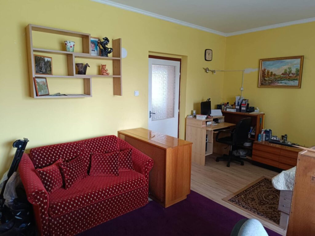 Márok, Baranyai kis faluban, Villány-Bóly közelében, 2 szintes téglaház, nagy gazdasági épülettel eladó